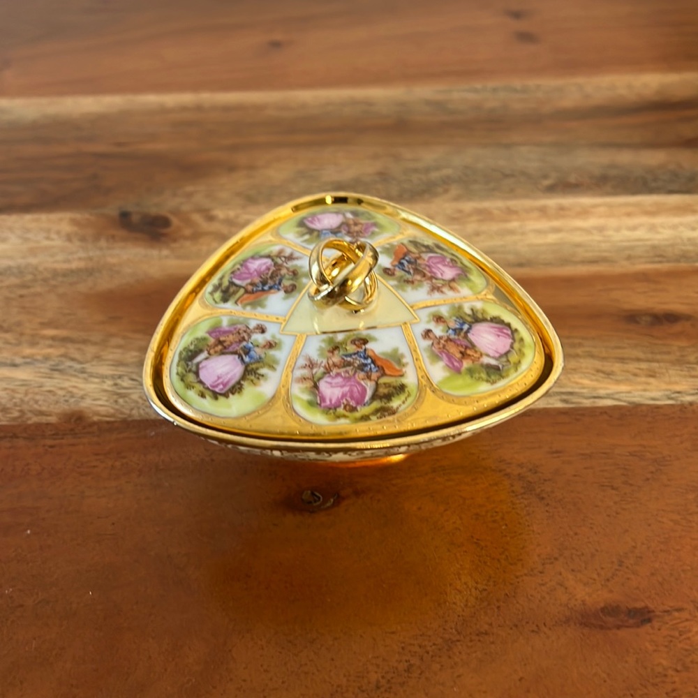 Fragonard Love Story Romantic Courting Couple Gold Gilt Jewelry Trinket Box Bowl